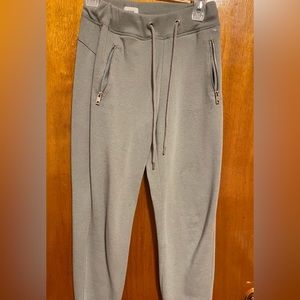 Jogging très beau pour petit prix